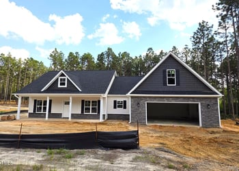 935 Rhum Dr, Fayetteville, NC 28311