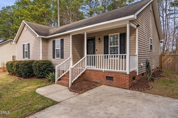 935 Willhaven Dr, Fuquay Varina, NC 27526