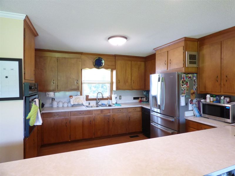 936 County Line Rd, Benson, NC 27504