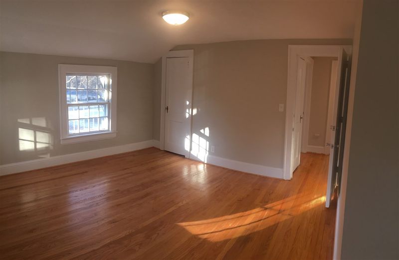 936 N Main St, Louisburg, NC 27549