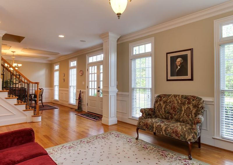 936 Oak Creek Rd, Raleigh, NC 27615
