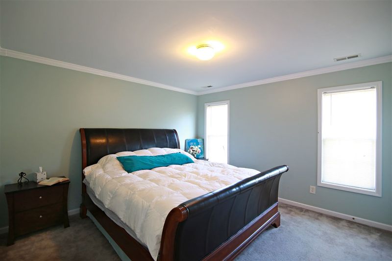 936 Southgate Dr, Raleigh, NC 27610