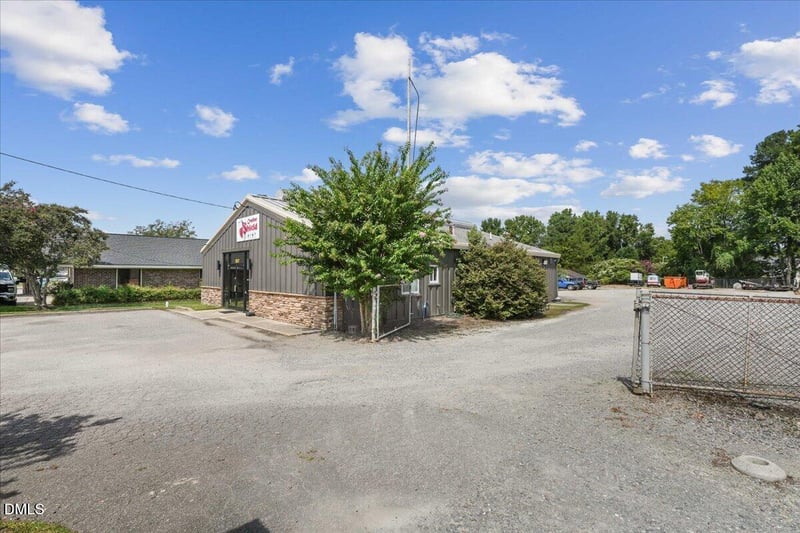 937 N Brightleaf Blvd, Smithfield, NC 27577