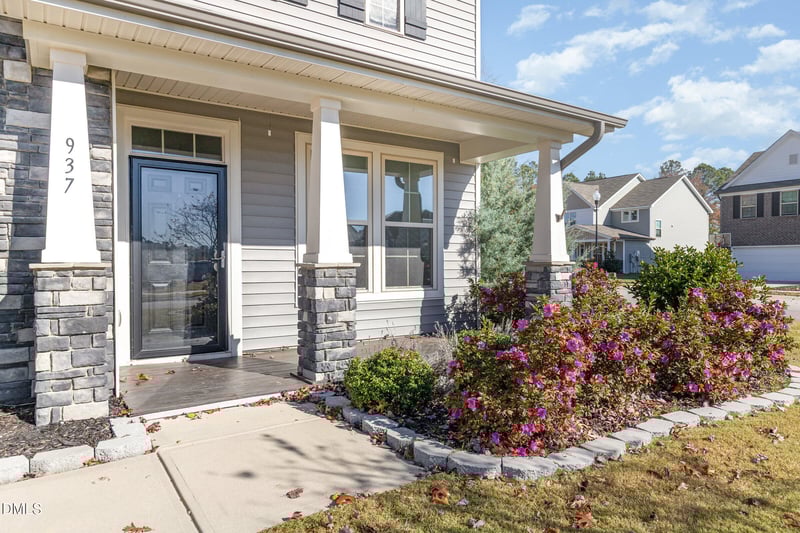 937 Golden Plum Ln, Zebulon, NC 27597