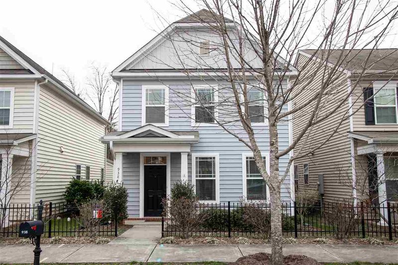 938 Ileagnes Rd, Raleigh, NC 27603