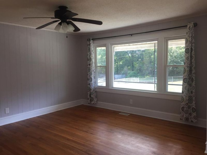 938 E Market, Burlington, NC 27217