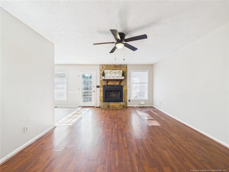 9380 Castle Falls Cir, Fayetteville, NC 28314