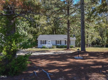 939 Cheves Rd, Zebulon, NC 27597