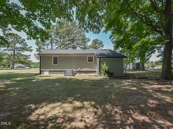 939 Cheves Rd, Zebulon, NC 27597