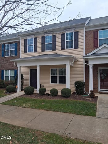 939 Ileagnes Rd, Raleigh, NC 27603