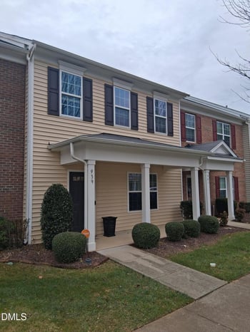 939 Ileagnes Rd, Raleigh, NC 27603