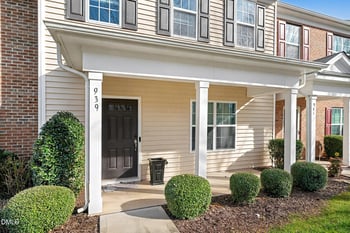 939 Ileagnes Rd, Raleigh, NC 27603