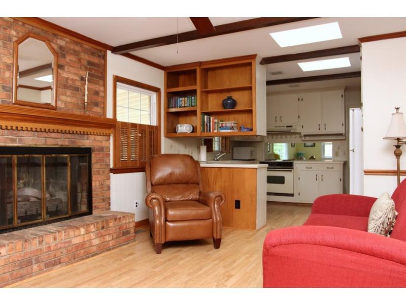 939 Kimberly Rd, Burlington, NC 27215