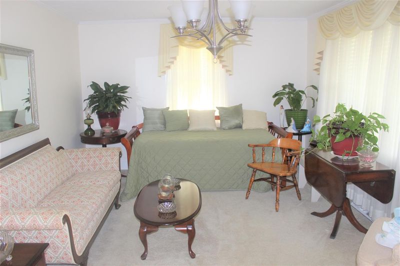 939 Lakeside Ave, Burlington, NC 27217