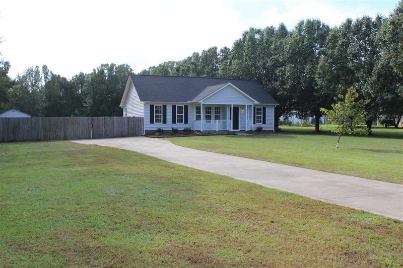 939 Lee Rd, Clayton, NC 27520