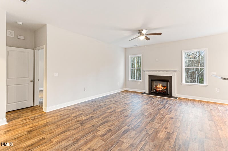 9398 Nc 27 , Lillington, NC 27546