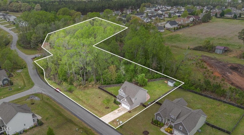 94 Avery Pond Dr, Fuquay Varina, NC 27526