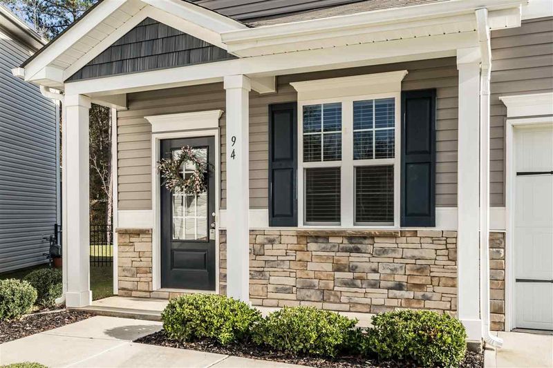 94 Crownview Ct, Clayton, NC 27527