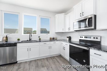 94 Mable Ct, Lillington, NC 27546