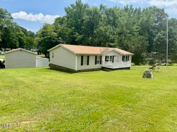 94 Waters Edge Ln, Henderson, NC 27537
