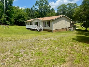 94 Waters Edge Ln, Henderson, NC 27537