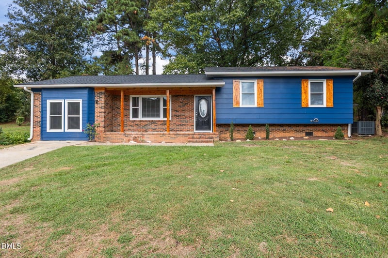 940 Carnegie Dr, Fayetteville, NC 28311