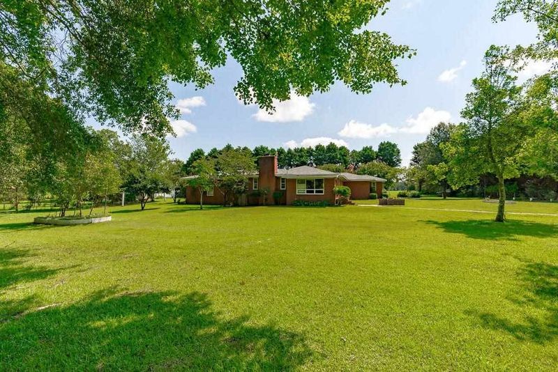 940 Hood Farm Rd, Clayton, NC 27520