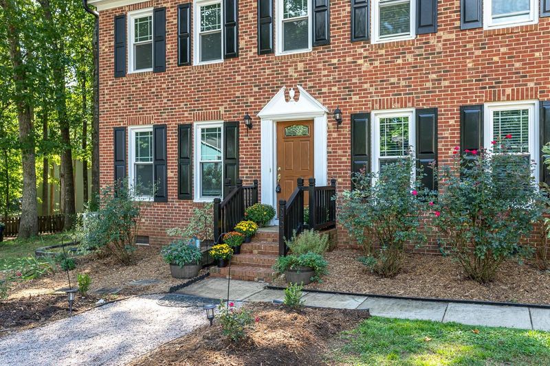 9401 Cartersville Ct, Raleigh, NC 27617