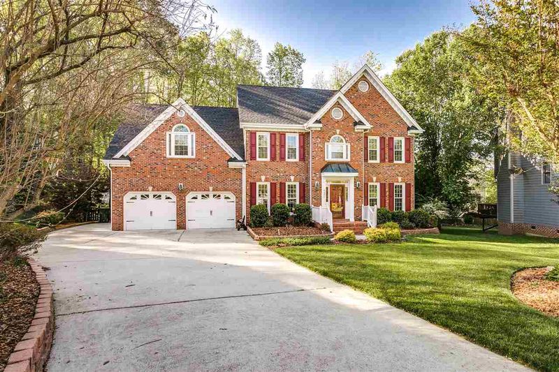 9401 Floral Ridge Ct, Raleigh, NC 27613