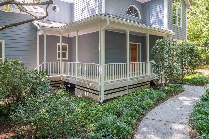 9404 Laurel Springs Dr, Chapel Hill, NC 27516