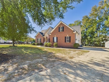 9404 Perimeter Ct, Zebulon, NC 27597