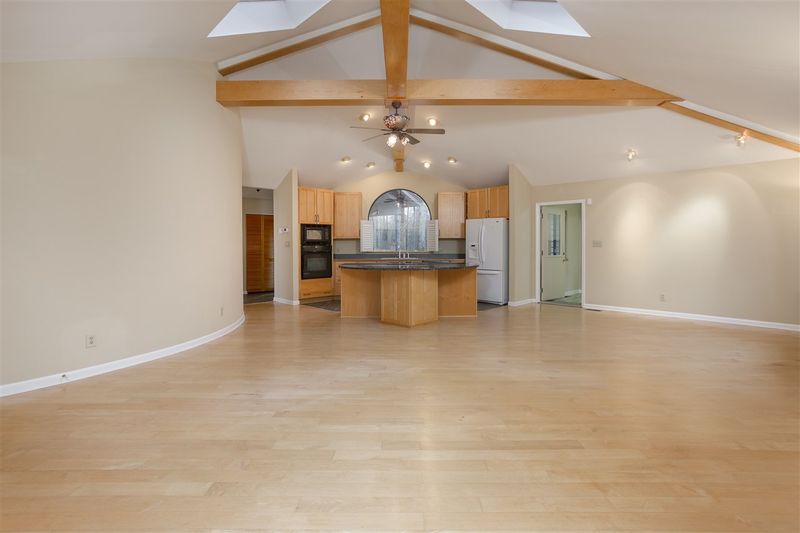 9407 Collins Creek Dr, Chapel Hill, NC 27516