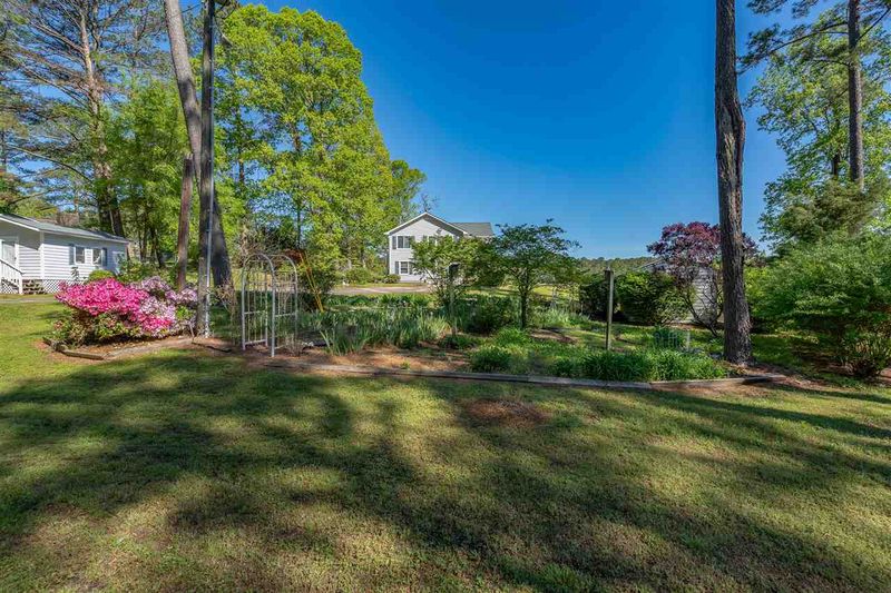 9409 Golfside Dr, Zebulon, NC 27597