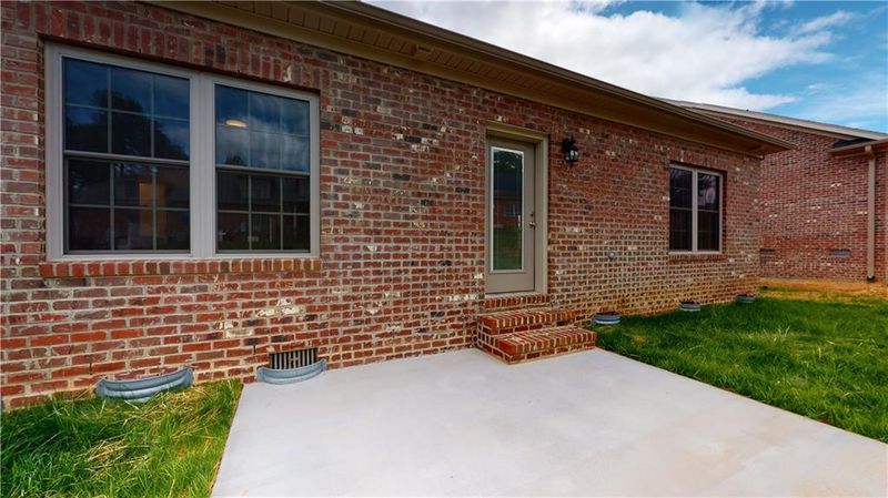 941 Arrowhead Ct, Mebane, NC 27302