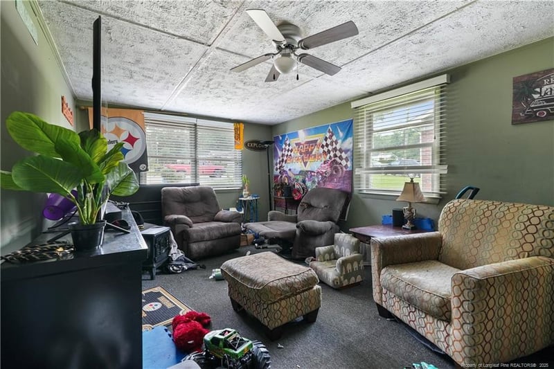 941 Louise Cir, Fayetteville, NC 28314