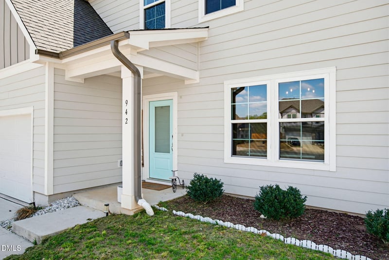 942 Steep Meadow Ln, Mebane, NC 27302