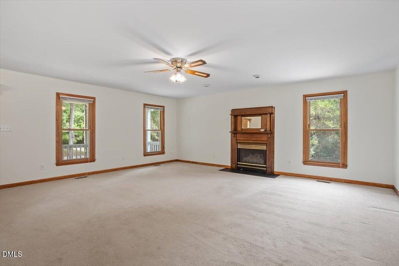 9424 Manor Dr, Zebulon, NC 27597