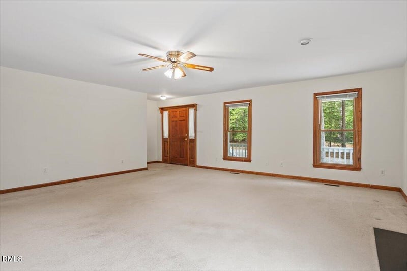 9424 Manor Dr, Zebulon, NC 27597