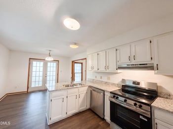 9425 Cartersville Ct, Raleigh, NC 27617