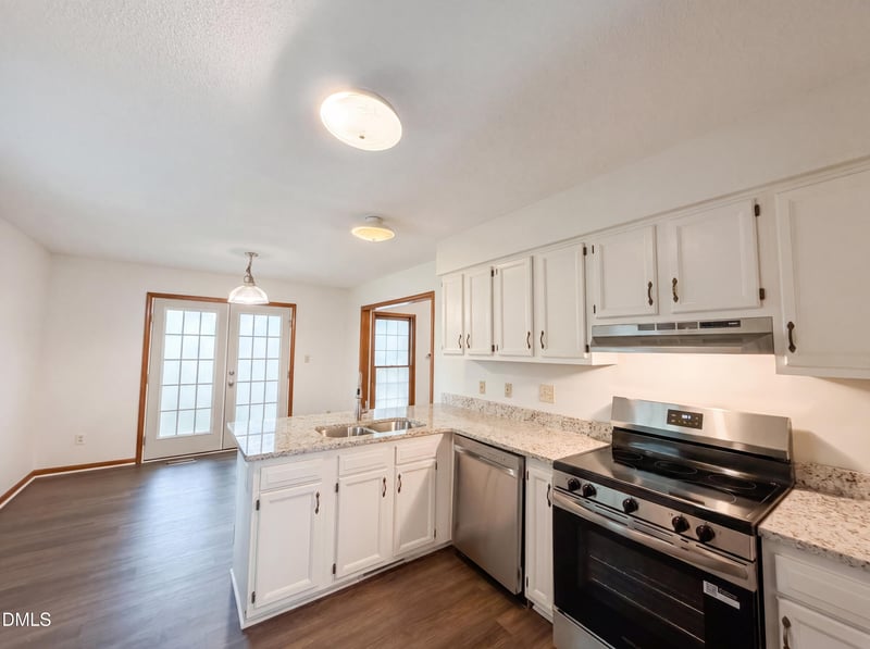 9425 Cartersville Ct, Raleigh, NC 27617