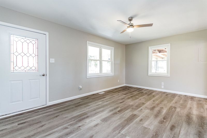 9428 Old Cascade Dr, Garner, NC 27529