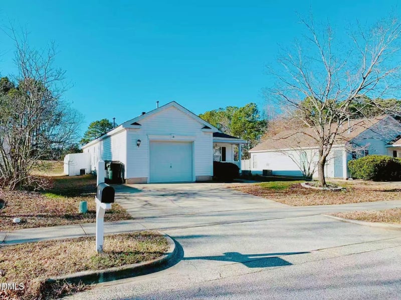 943 Homestead Park Dr, Apex, NC 27502