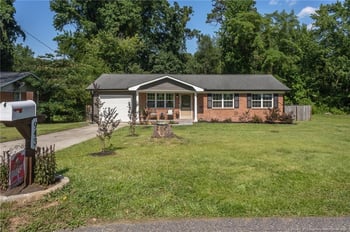 943 Louise Cir, Fayetteville, NC 28314