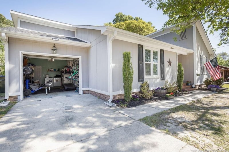 9433 Gooden Dr, Fayetteville, NC 28314