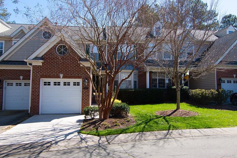 9437 Oglebay Ct, Raleigh, NC 27617