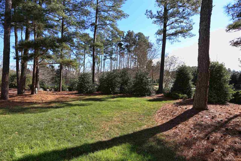 9443 Oglebay Ct, Raleigh, NC 27617