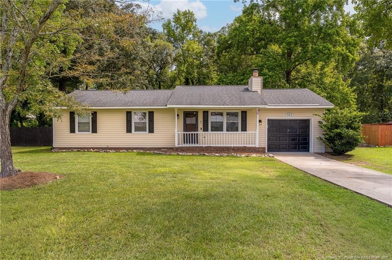 945 Kennesaw Dr, Fayetteville, NC 28314