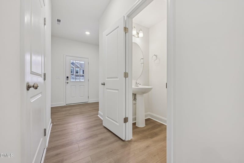 945 Kensley Grove Ln, Fuquay Varina, NC 27526