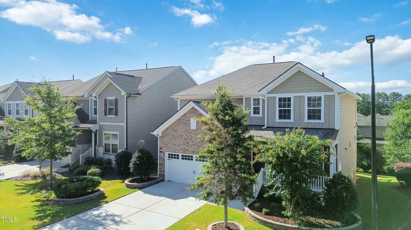 945 Lemster Ln, Cary, NC 27519