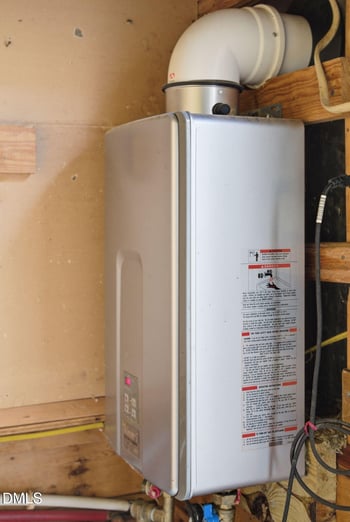 945 Old School Rd, Four Oaks, NC 27524